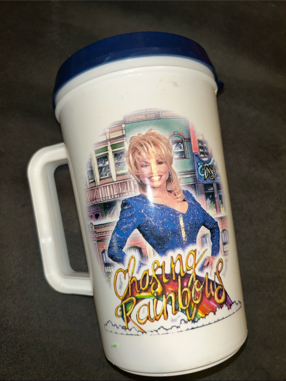 Dolly Parton Dollywood Park Vintage Souvenir 34 oz Travel Mug Chasing Rainbows